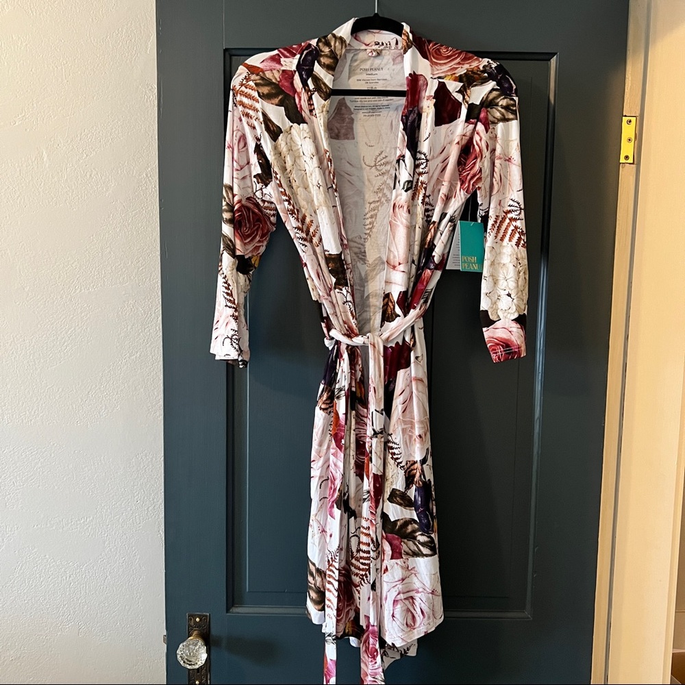 Posh Peanut, NWT. Beautiful robe, size M. Never worn.